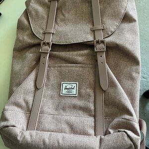 Herschel Retreat Backpack mid volume 17 liter capacity new with tags